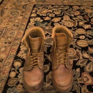 Never worn Timberland Earthkeeper boots